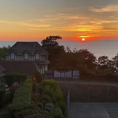 トルヴィル＝シュル＝メールAppart Lumineux Avec Vue Sur Mer A 180 Degresアパートメント エクステリア 写真