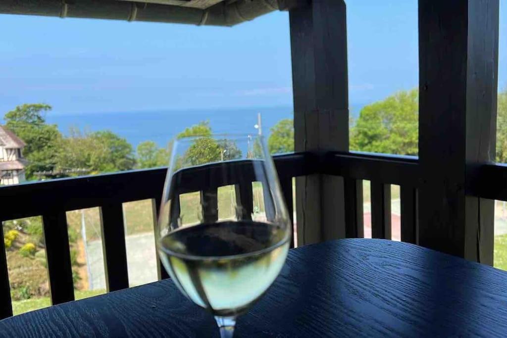 トルヴィル＝シュル＝メールAppart Lumineux Avec Vue Sur Mer A 180 Degresアパートメント エクステリア 写真
